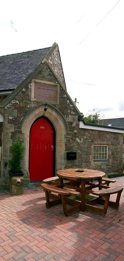 James John Hamilton House And Backpacker Hostel Fishguard Exterior photo