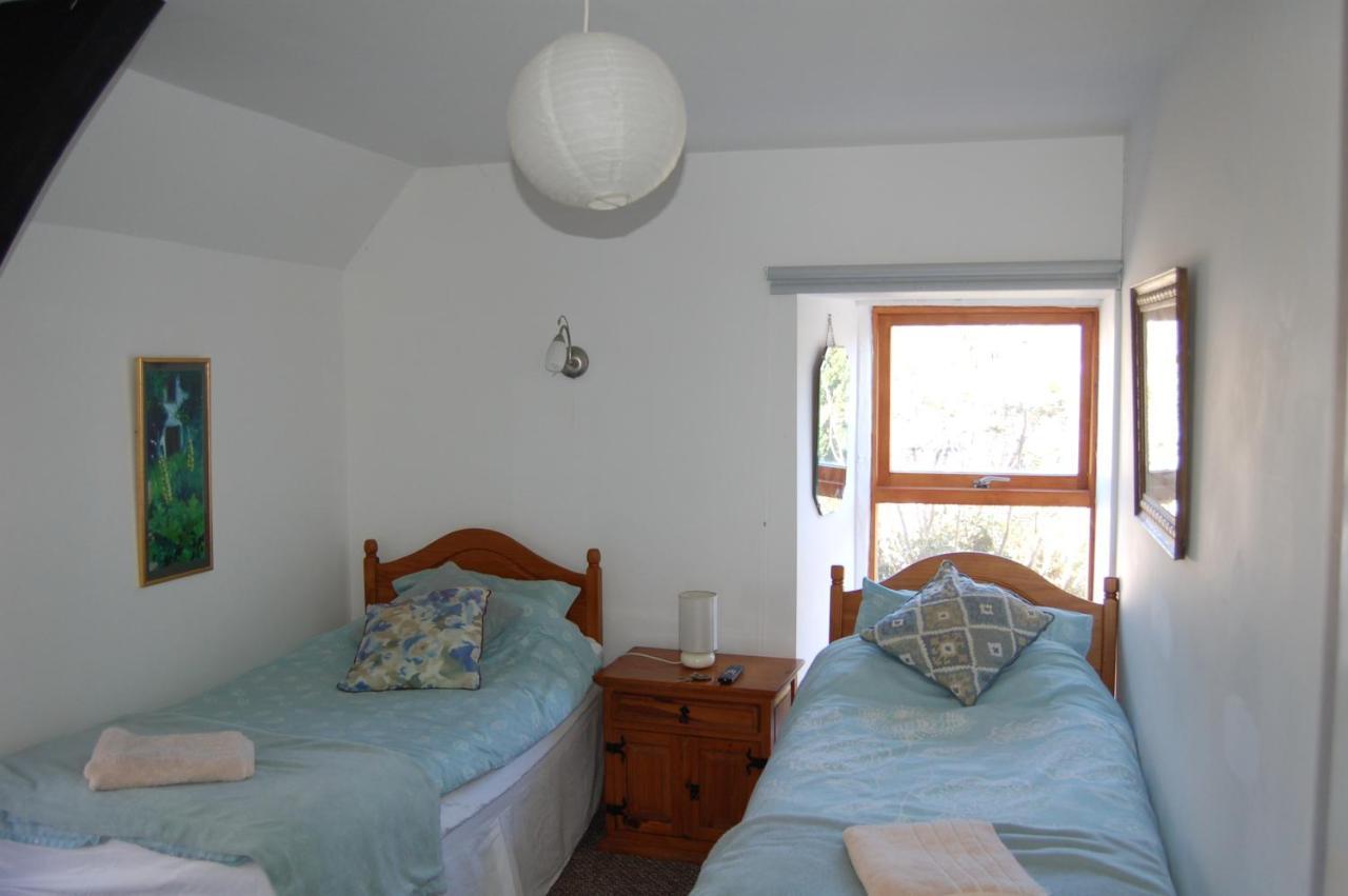 James John Hamilton House And Backpacker Hostel Fishguard Exterior photo